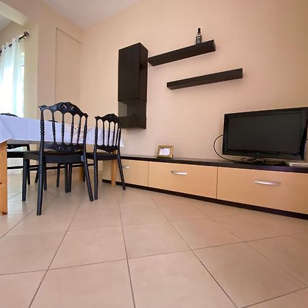 L.T. Apartment 5Th Street Sarande Exterior photo